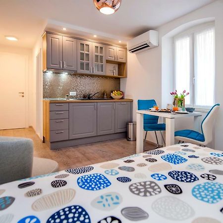 Studio Apartment Kris Rovinj Bagian luar foto