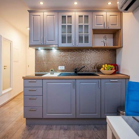 Studio Apartment Kris Rovinj Bagian luar foto