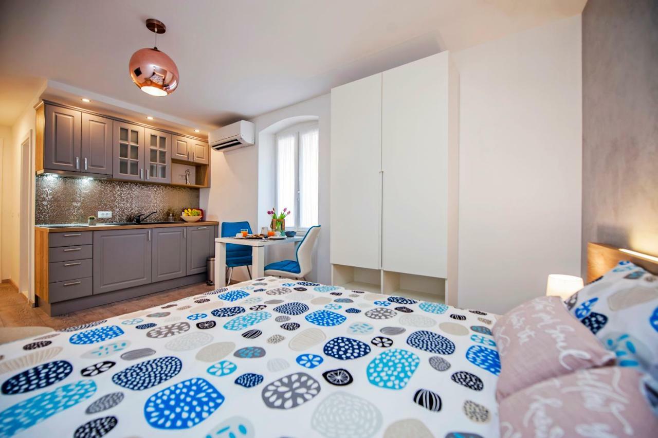 Studio Apartment Kris Rovinj Bagian luar foto